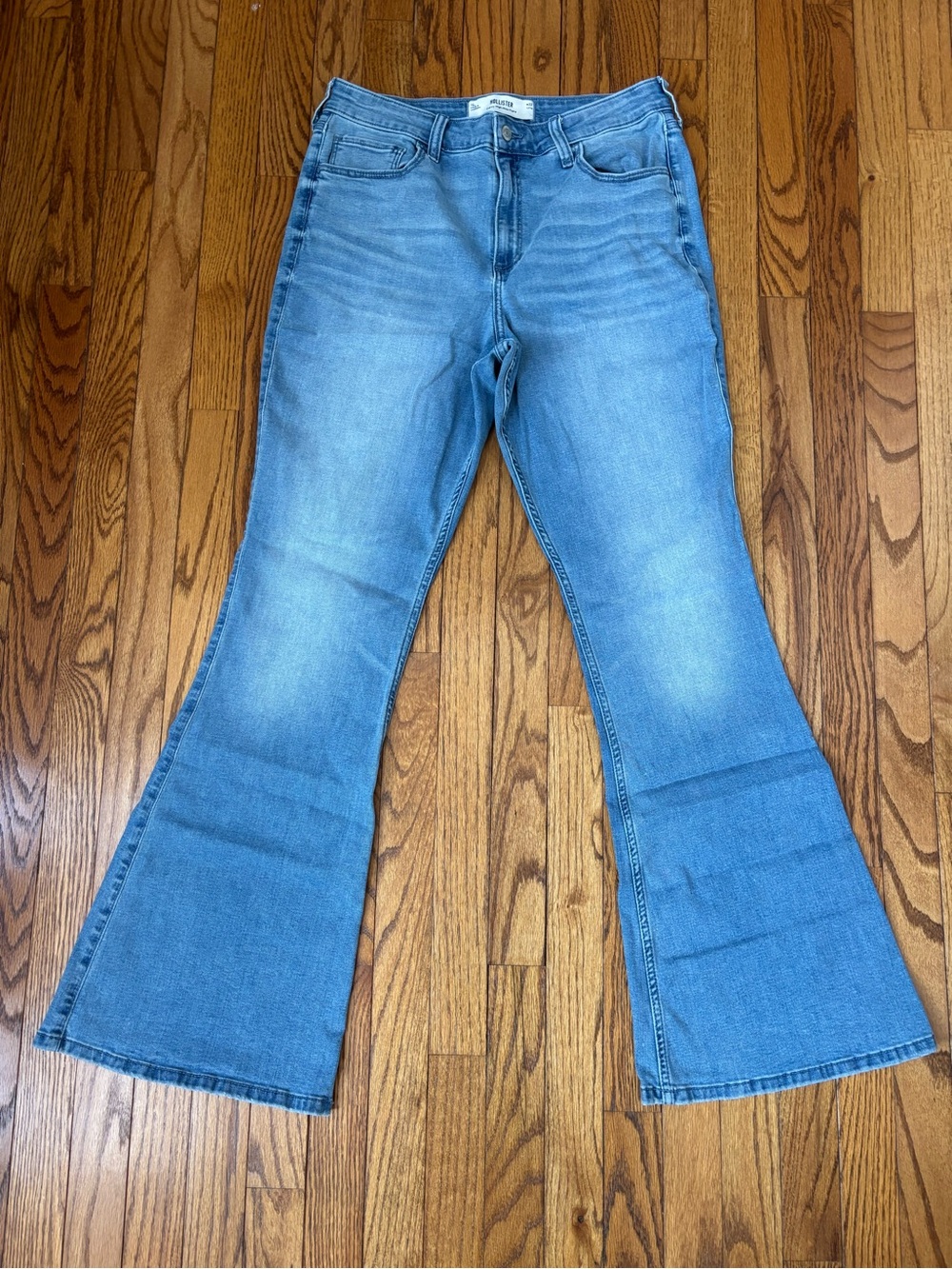 Hollister Women’s Light Blue Women's Flared Jeans Size 32 Long